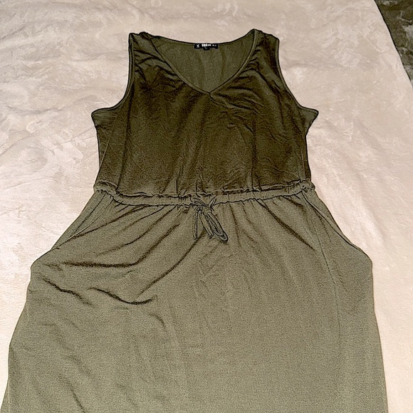 SHEIN XL tank top dress with tie waist and pockets - Picture 3 of 6